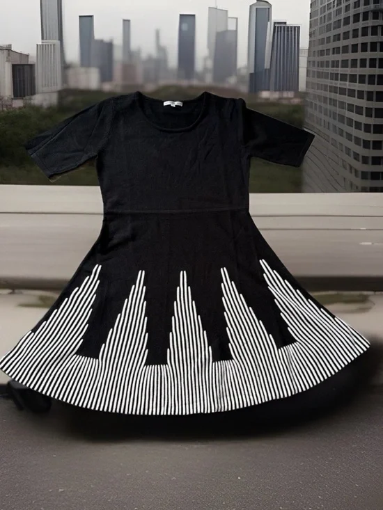 Sandra Darren women’s size M black and white knit sweater dress. Excellent Cond. - Picture 3 of 12